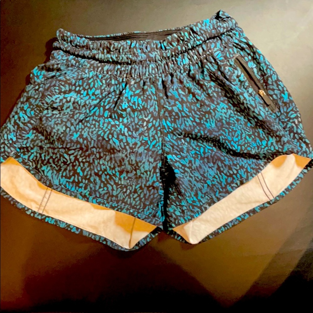 lululemon Tracker Shorts size 4!